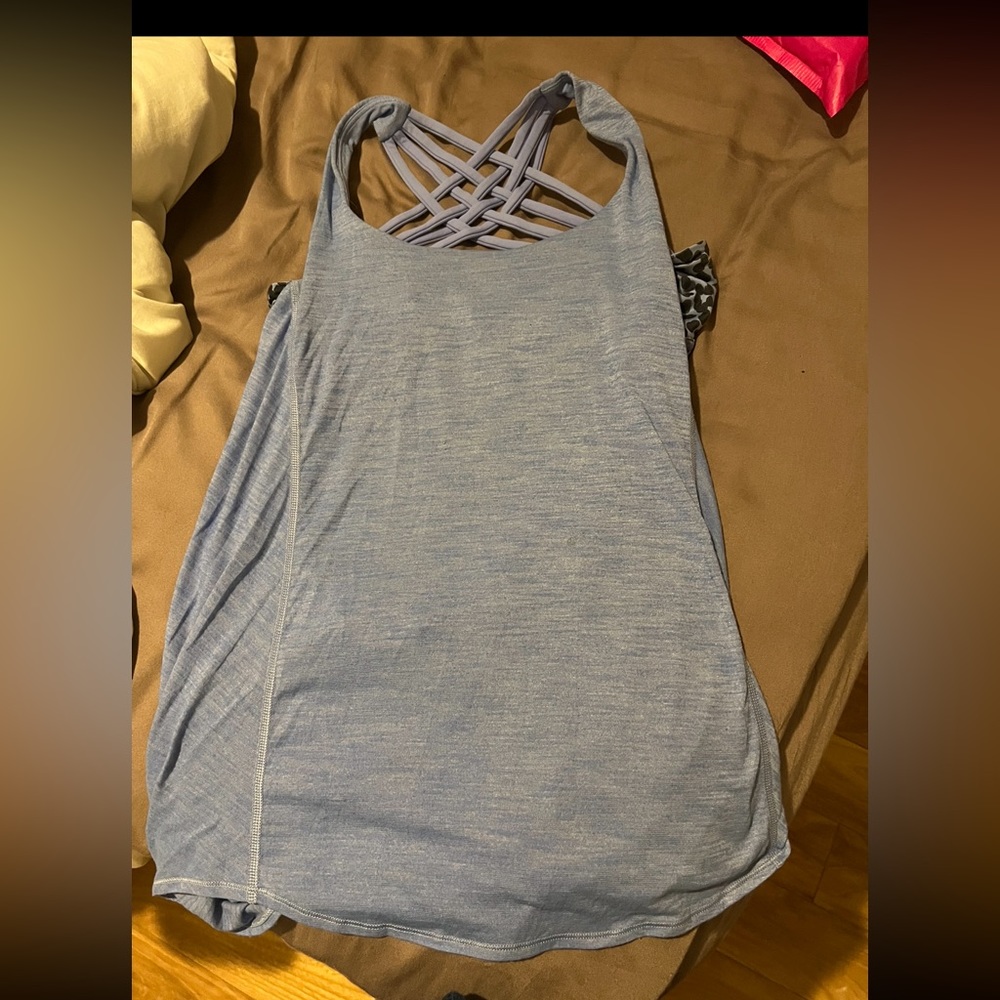 Lululemon top
